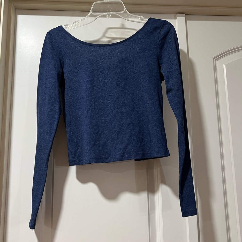 Delia’s Long Sleeve Crop Top with Bow Back Size S